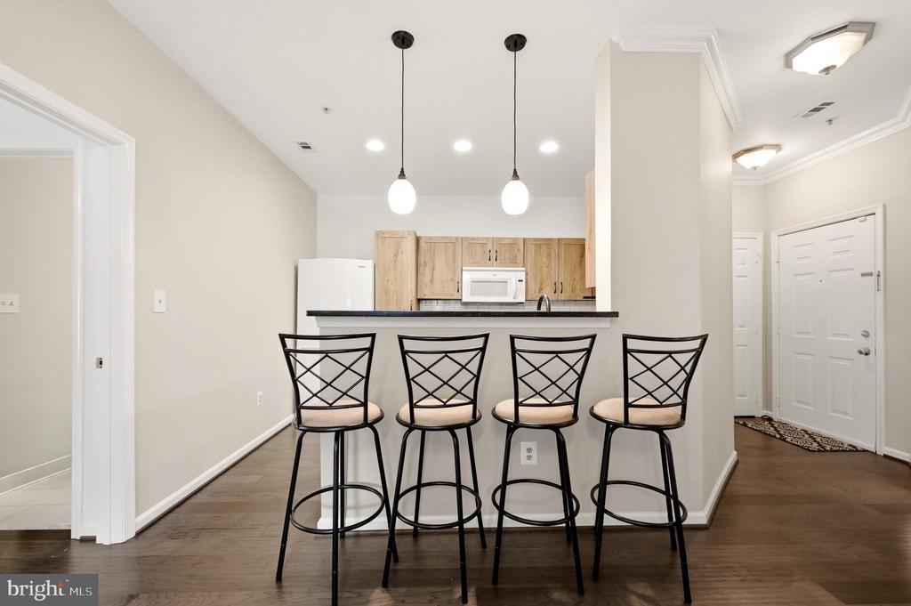 1701 LAKE SHORE CREST DRIVE Unit: 16