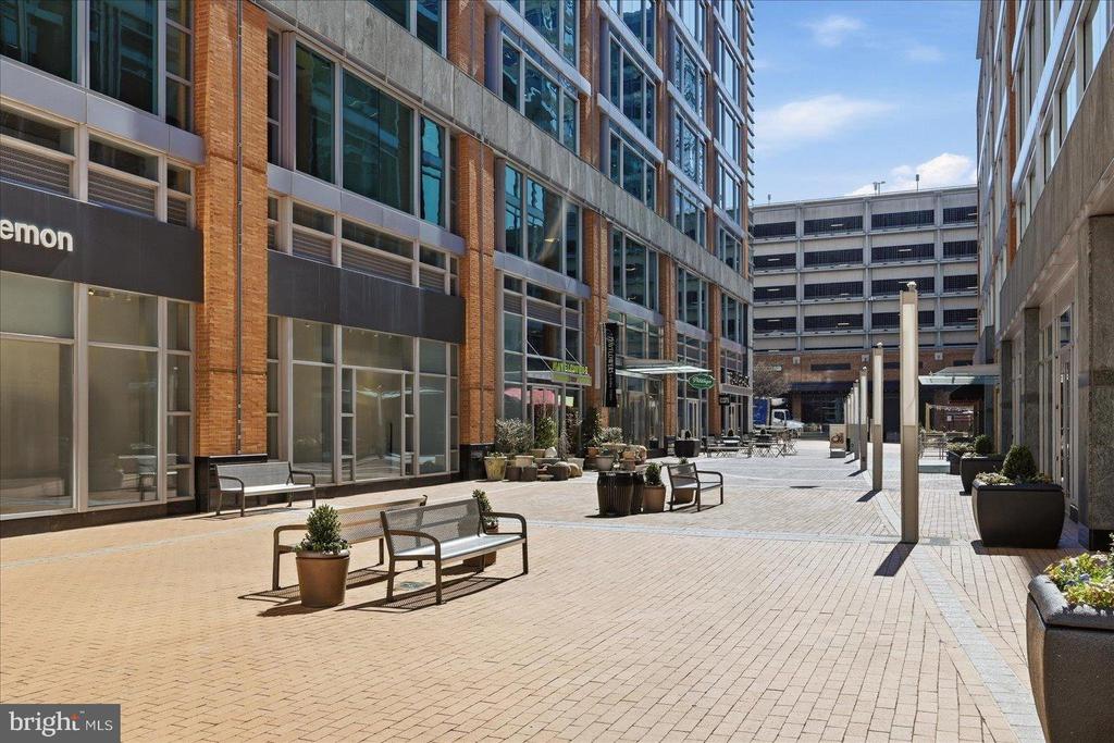 1701 LAKE SHORE CREST DRIVE Unit: 16