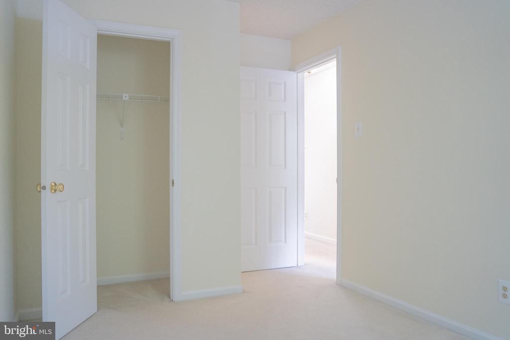 12102 GREEN LEAF COURT Unit: 102