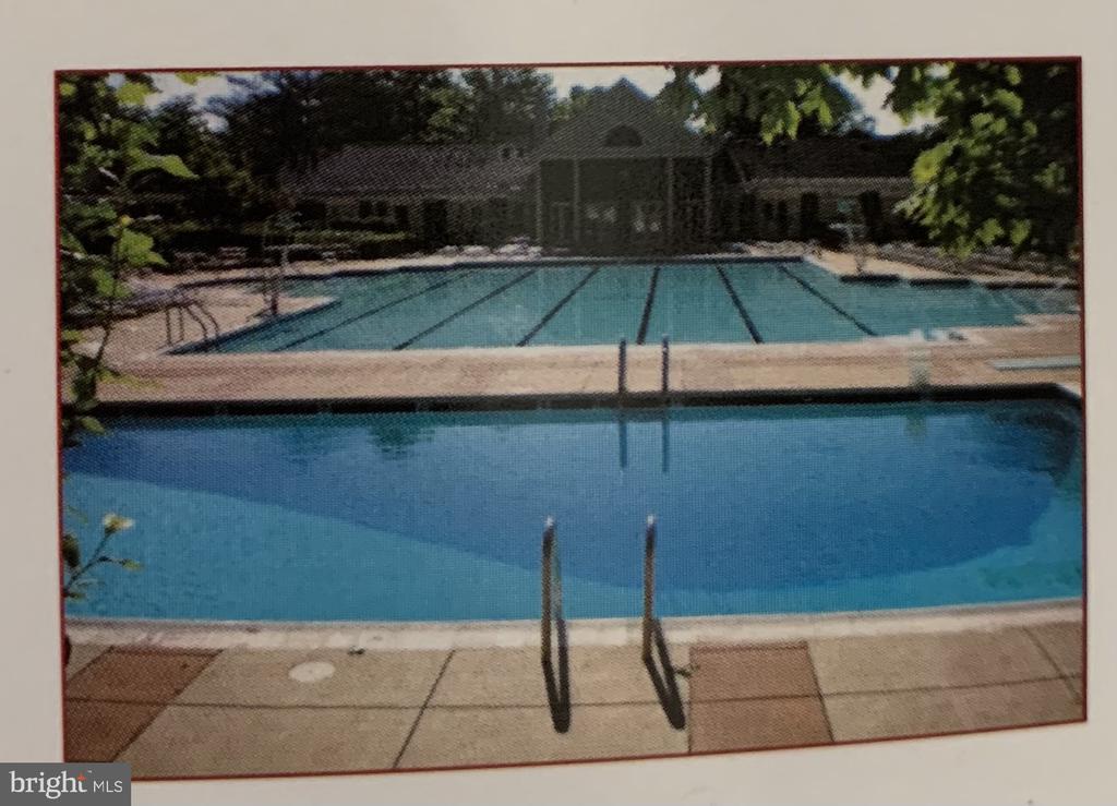12102 GREEN LEAF COURT Unit: 102