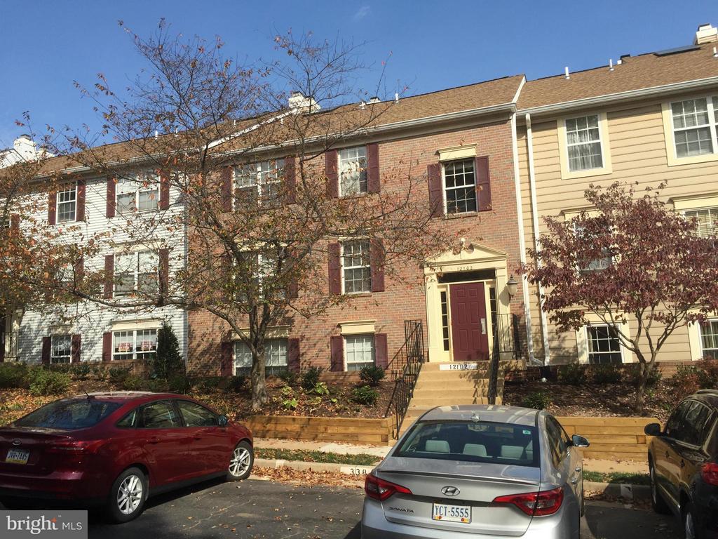 12102 GREEN LEAF COURT Unit: 102