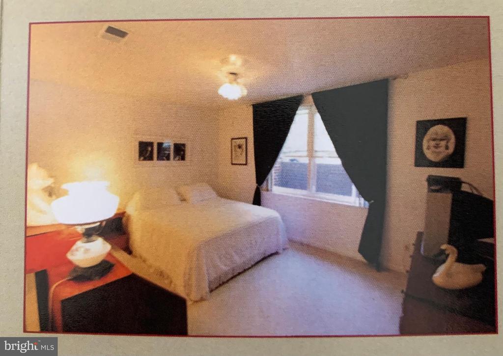 12102 GREEN LEAF COURT Unit: 102