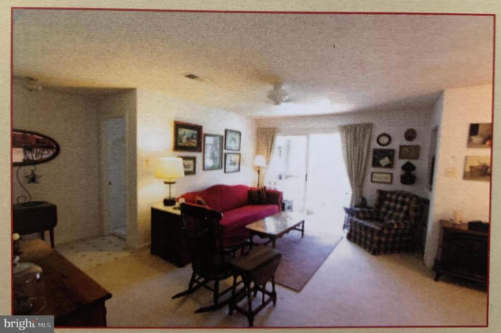12102 GREEN LEAF COURT Unit: 102