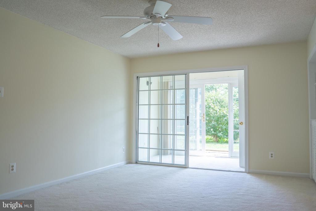 12102 GREEN LEAF COURT Unit: 102