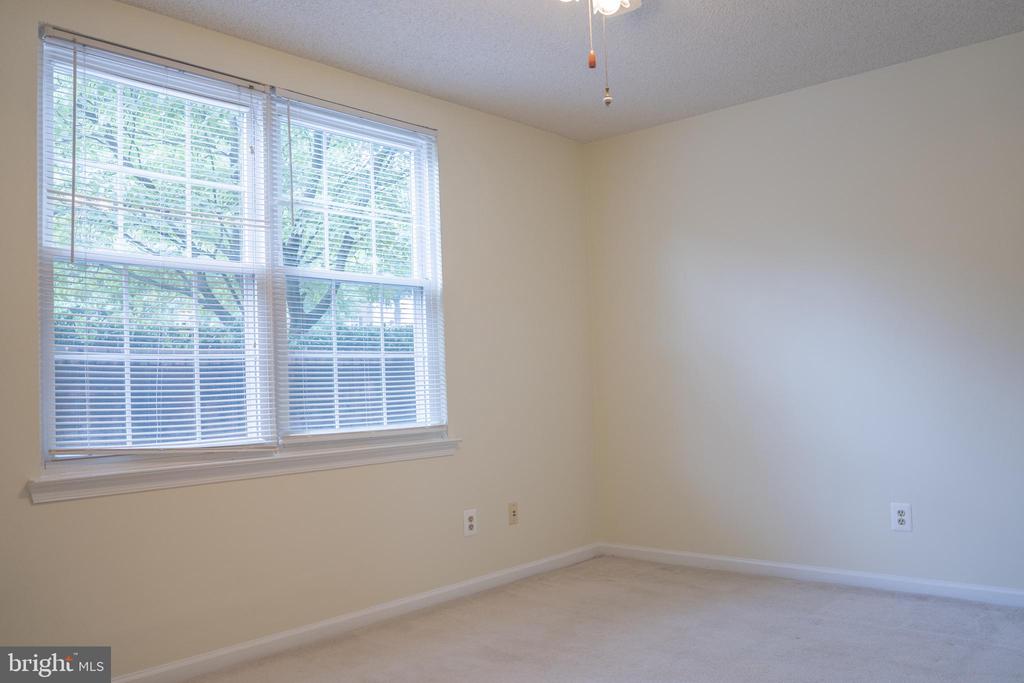 12102 GREEN LEAF COURT Unit: 102