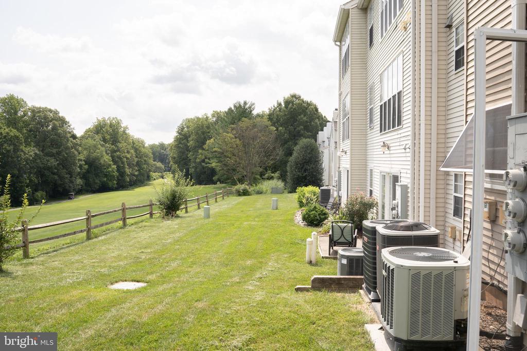 12102 GREEN LEAF COURT Unit: 102