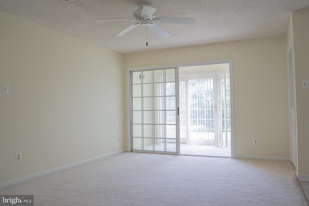 12102 GREEN LEAF COURT Unit: 102