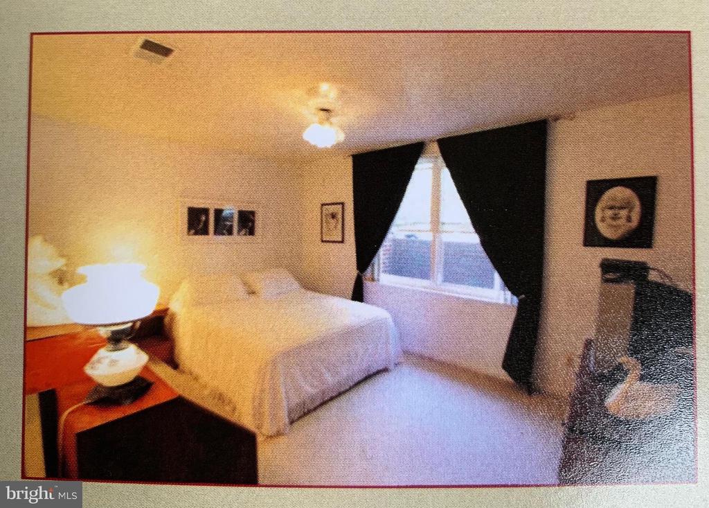 12102 GREEN LEAF COURT Unit: 102