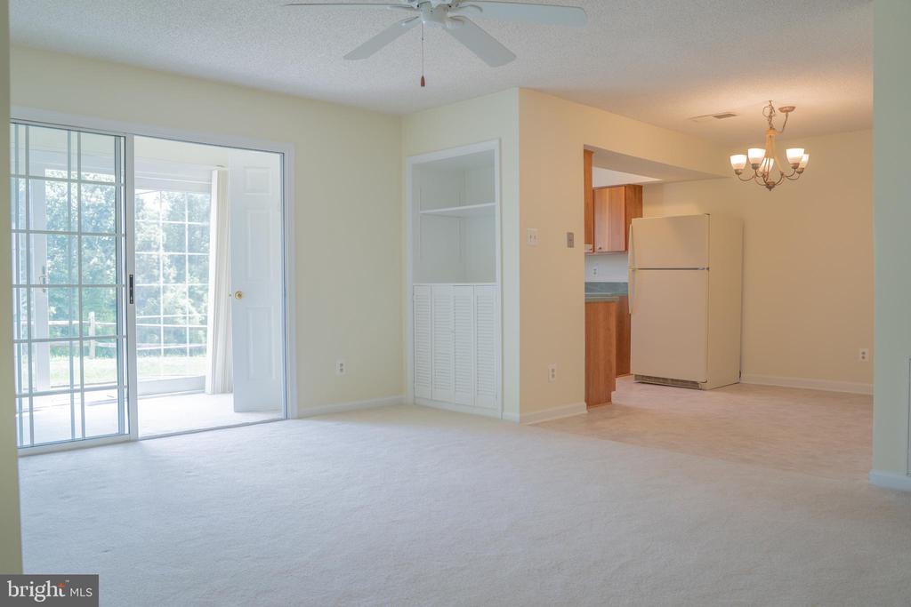 12102 GREEN LEAF COURT Unit: 102