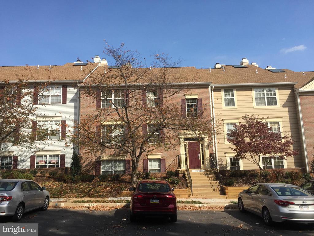 12102 GREEN LEAF COURT Unit: 102
