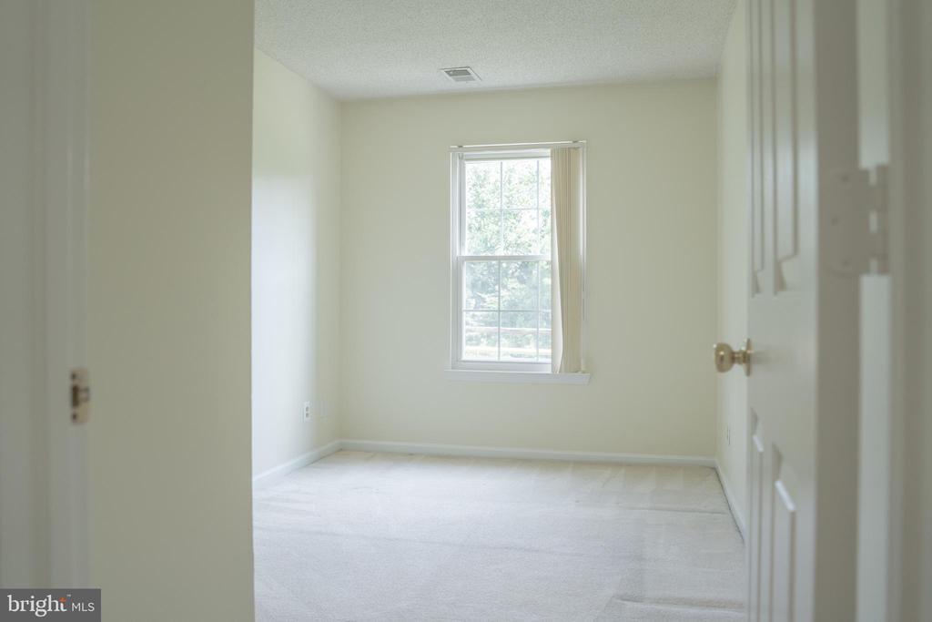 12102 GREEN LEAF COURT Unit: 102