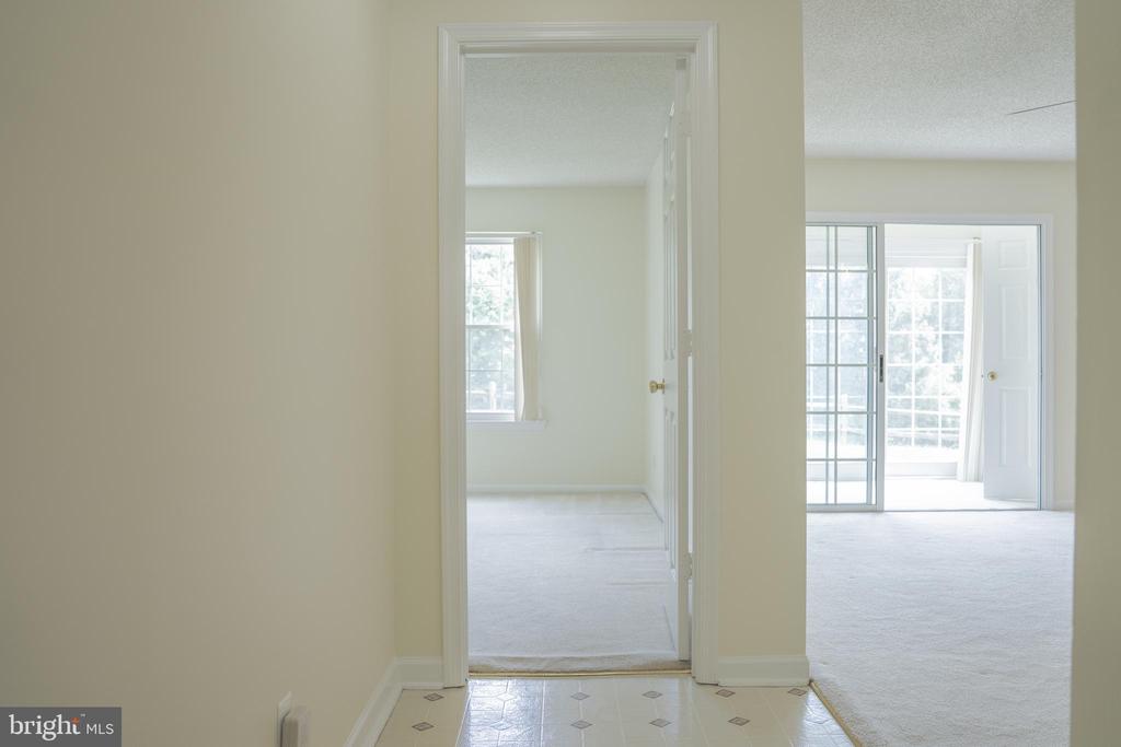 12102 GREEN LEAF COURT Unit: 102