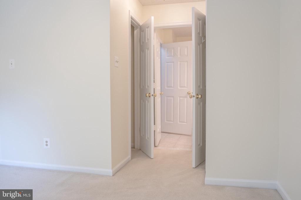 12102 GREEN LEAF COURT Unit: 102