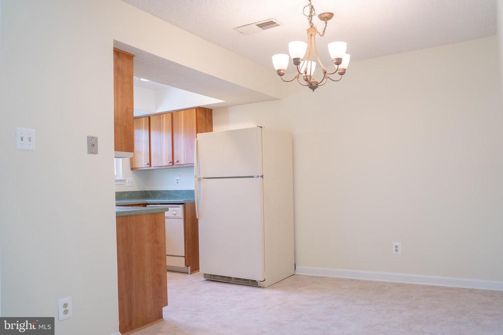 12102 GREEN LEAF COURT Unit: 102