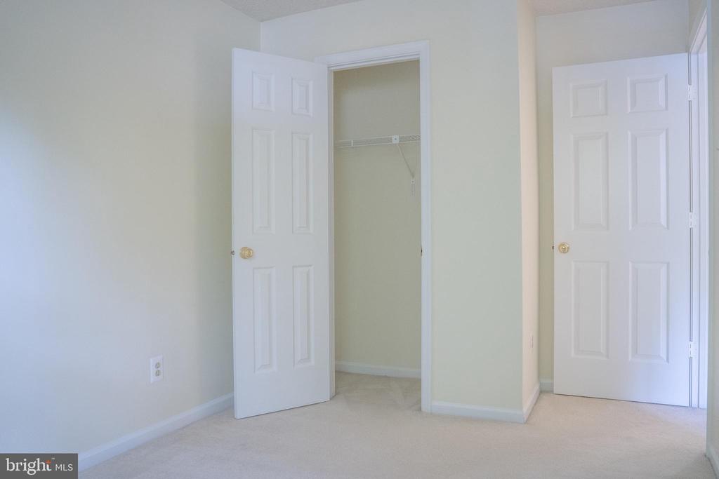 12102 GREEN LEAF COURT Unit: 102