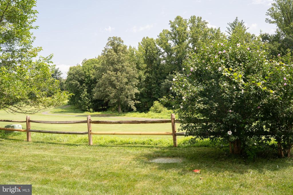 12102 GREEN LEAF COURT Unit: 102