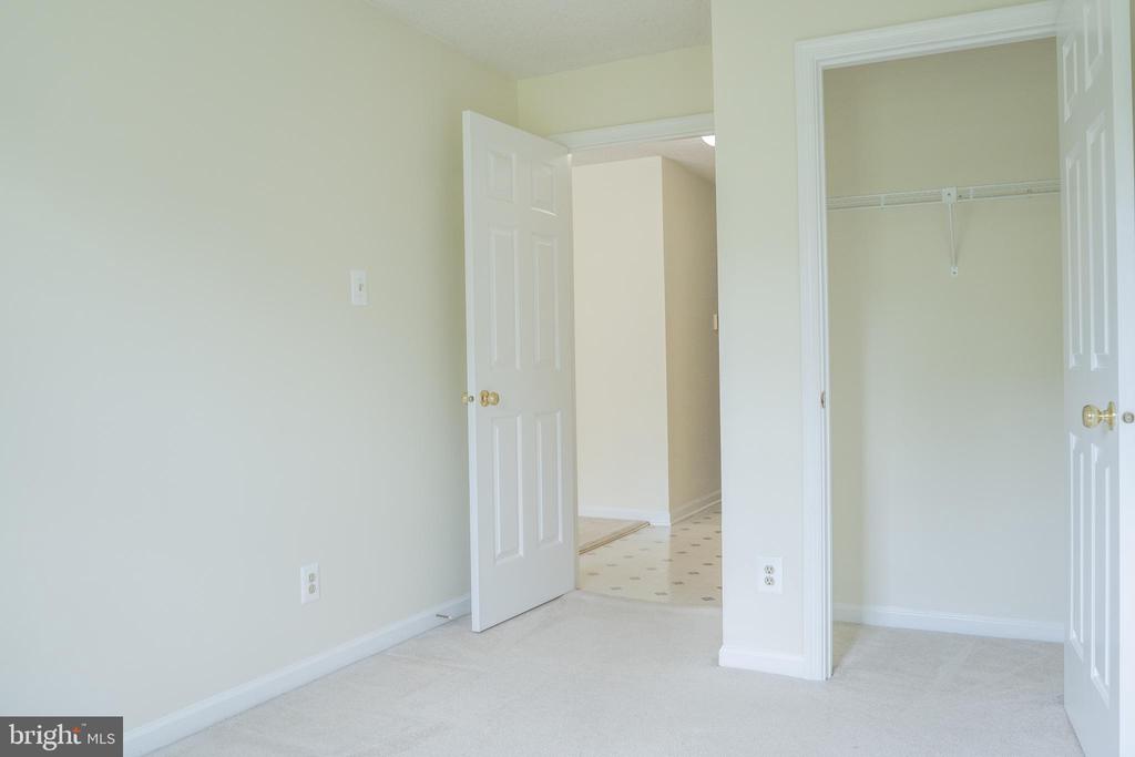 12102 GREEN LEAF COURT Unit: 102