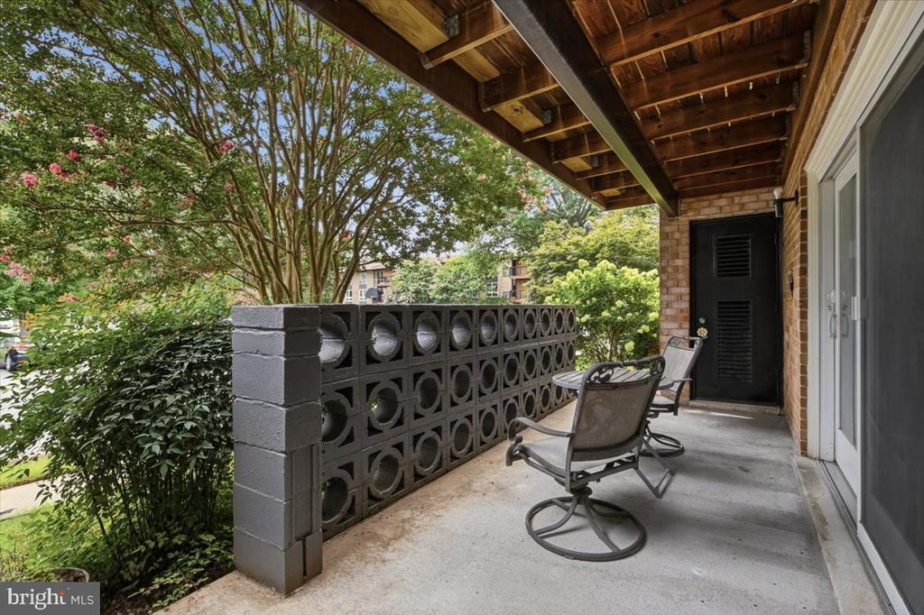 218 LOCUST STREET SE Unit: 142
