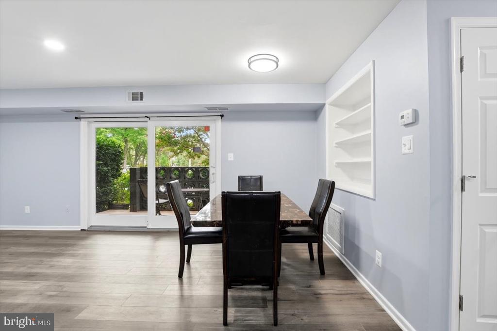 218 LOCUST STREET SE Unit: 142