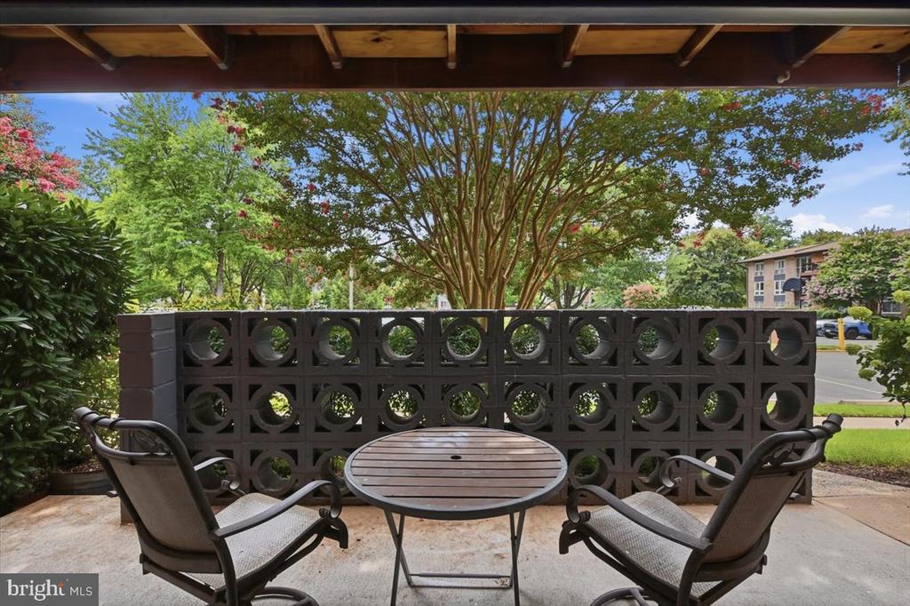 218 LOCUST STREET SE Unit: 142