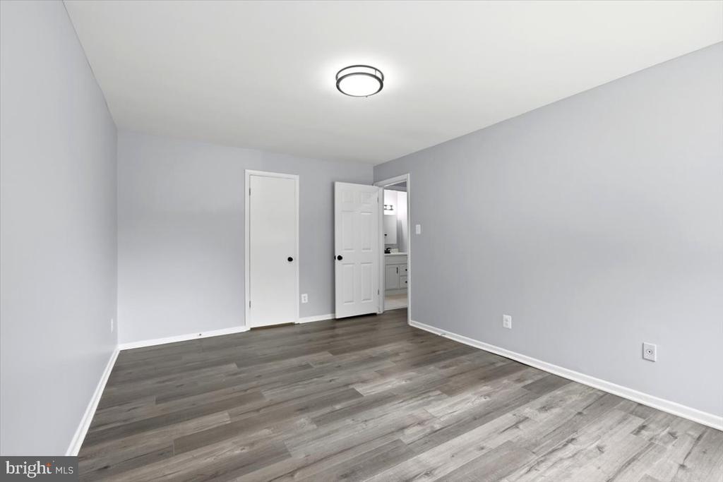 218 LOCUST STREET SE Unit: 142