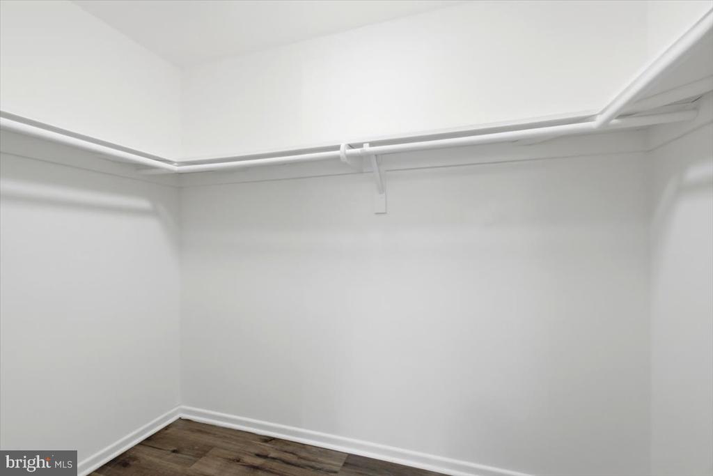 218 LOCUST STREET SE Unit: 142
