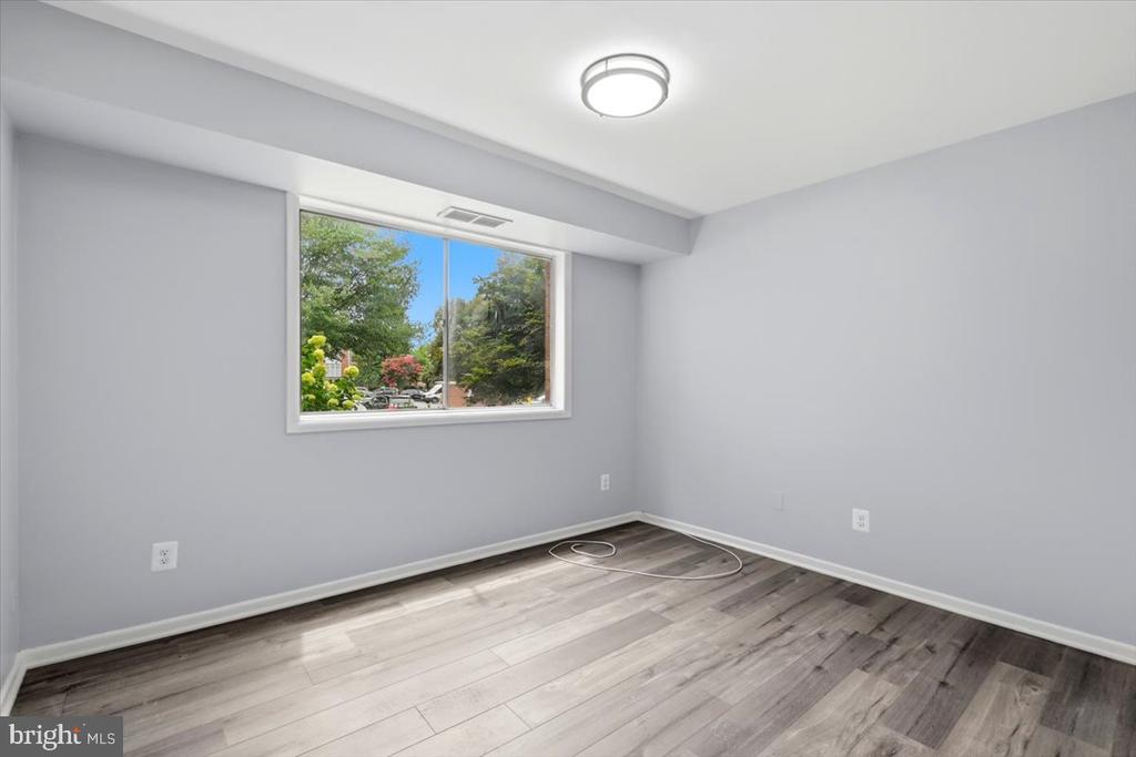 218 LOCUST STREET SE Unit: 142