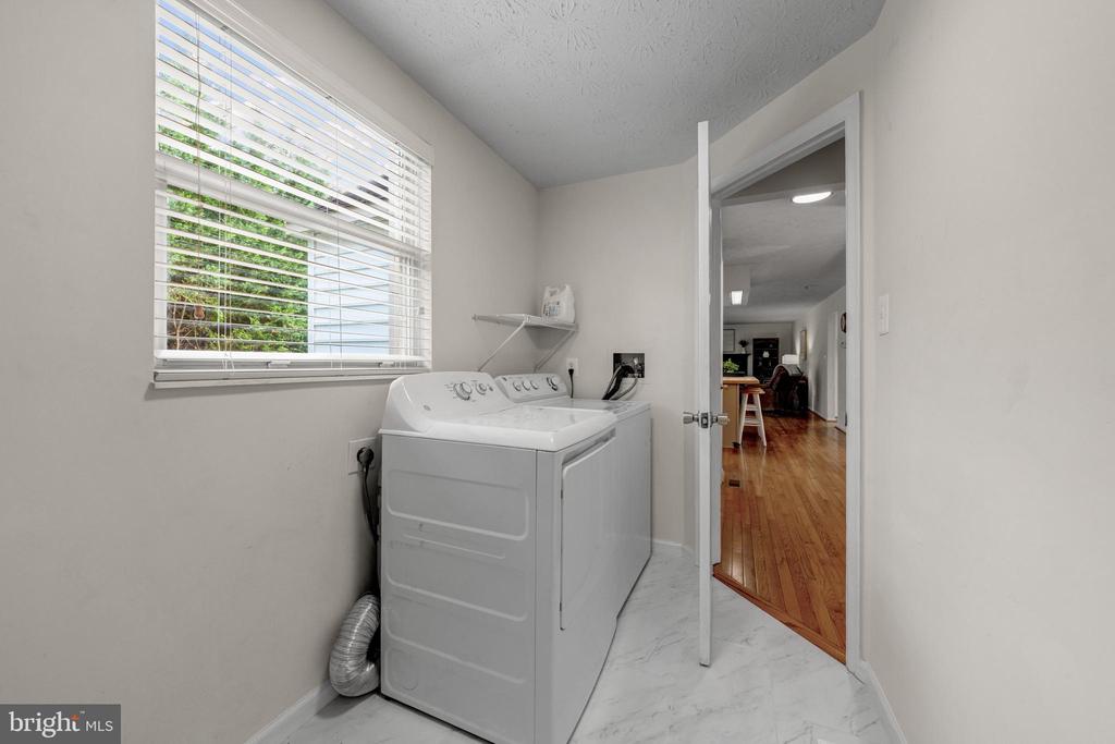 1425 CELLAR CREEK WAY