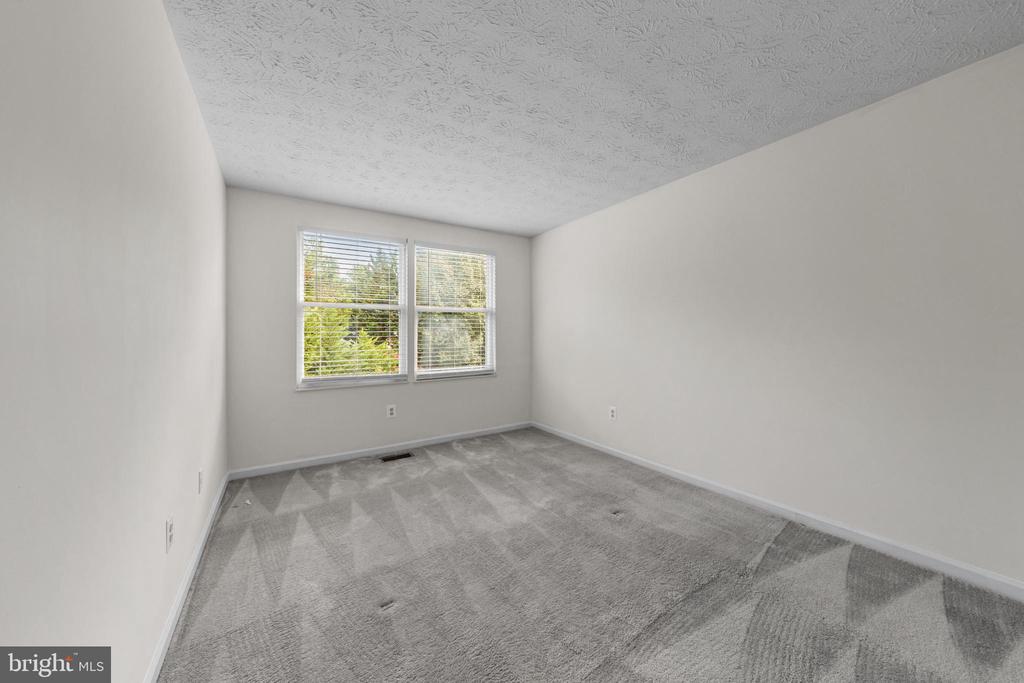 1425 CELLAR CREEK WAY