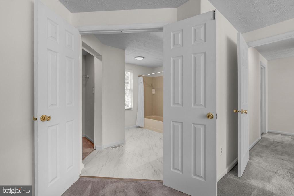 1425 CELLAR CREEK WAY