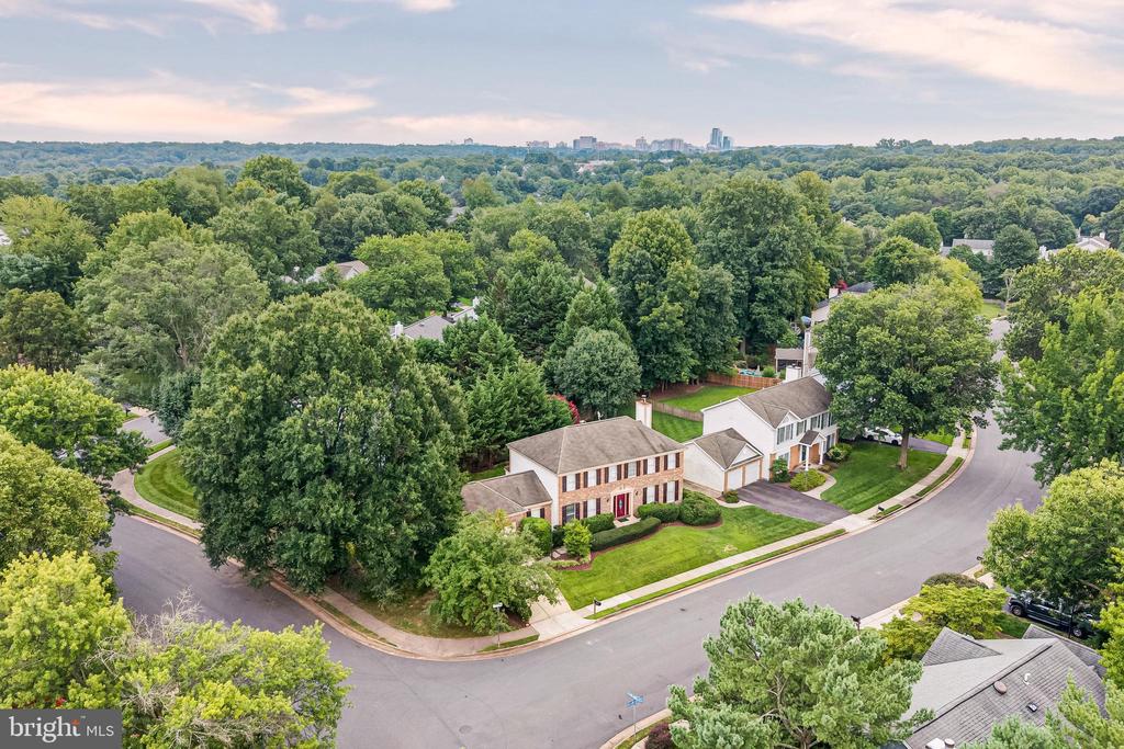 1425 CELLAR CREEK WAY