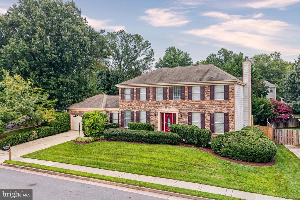 1425 CELLAR CREEK WAY