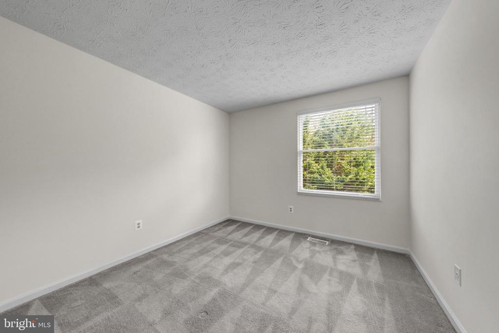 1425 CELLAR CREEK WAY