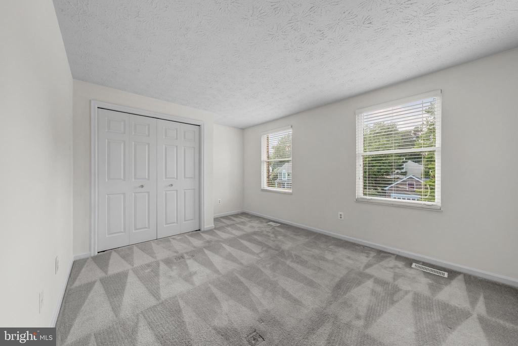 1425 CELLAR CREEK WAY