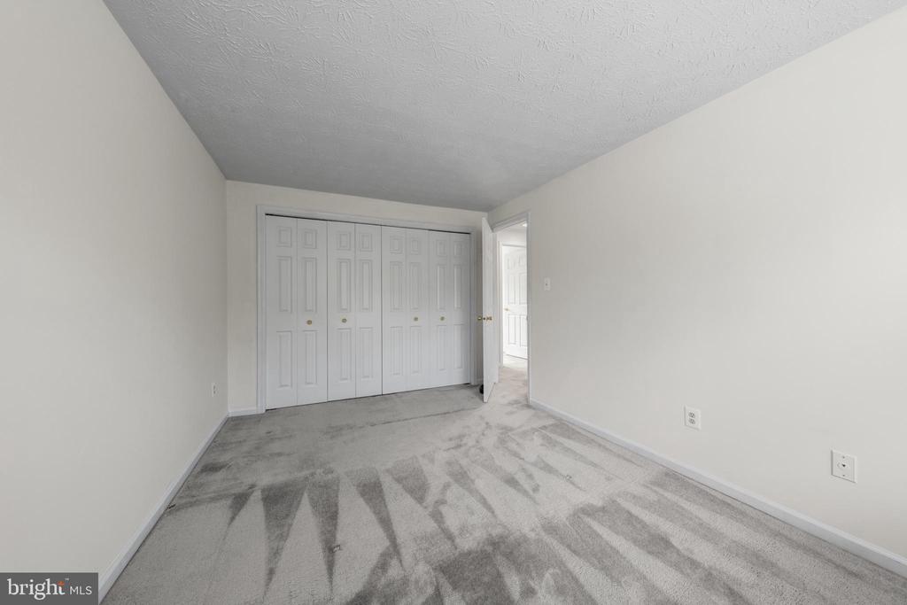 1425 CELLAR CREEK WAY