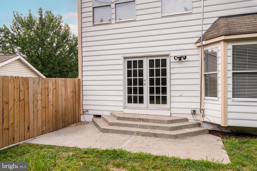 1425 CELLAR CREEK WAY