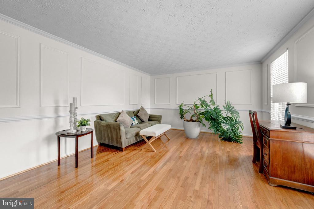 1425 CELLAR CREEK WAY