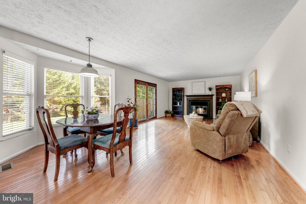 1425 CELLAR CREEK WAY