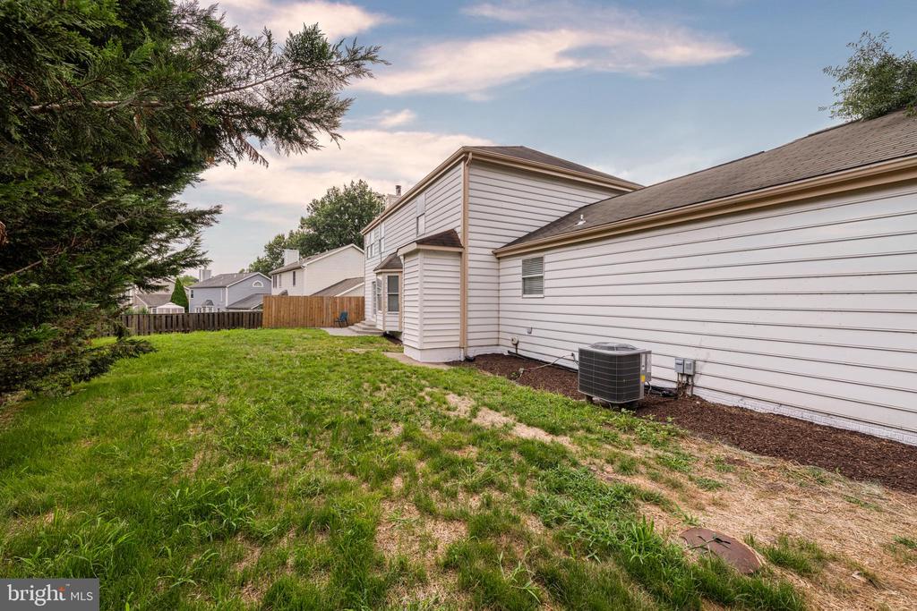 1425 CELLAR CREEK WAY
