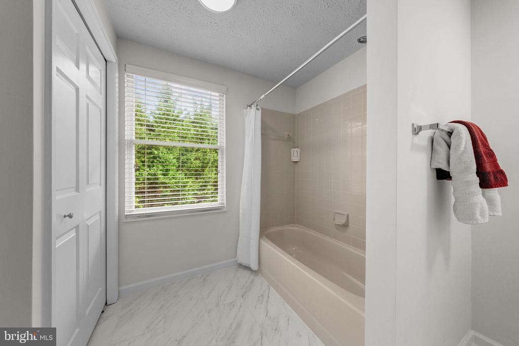 1425 CELLAR CREEK WAY