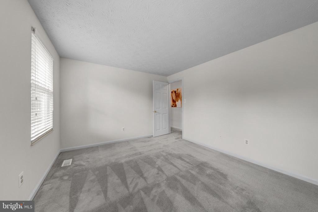 1425 CELLAR CREEK WAY