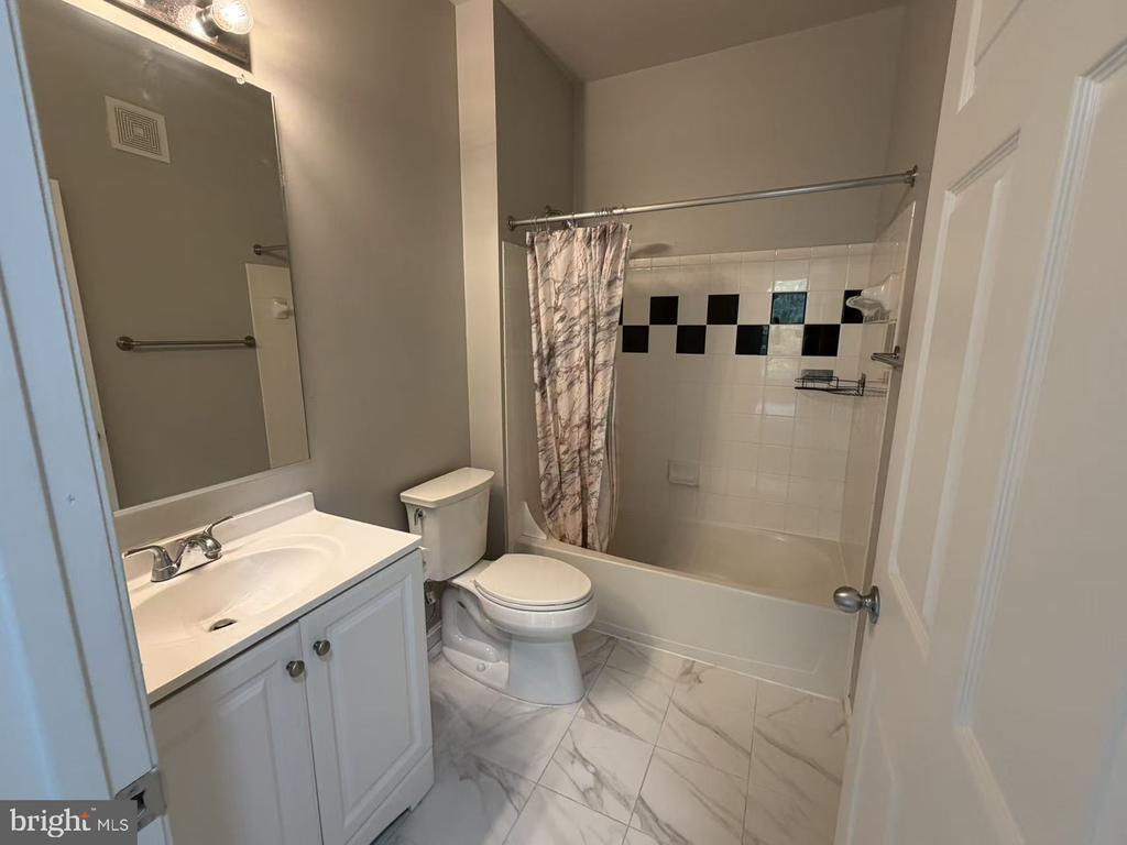 11353 ARISTOTLE DRIVE Unit: 8-305