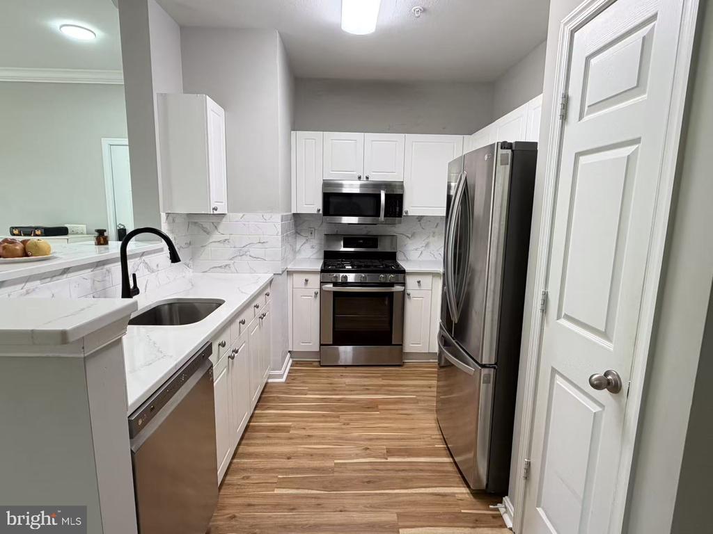 11353 ARISTOTLE DRIVE Unit: 8-305