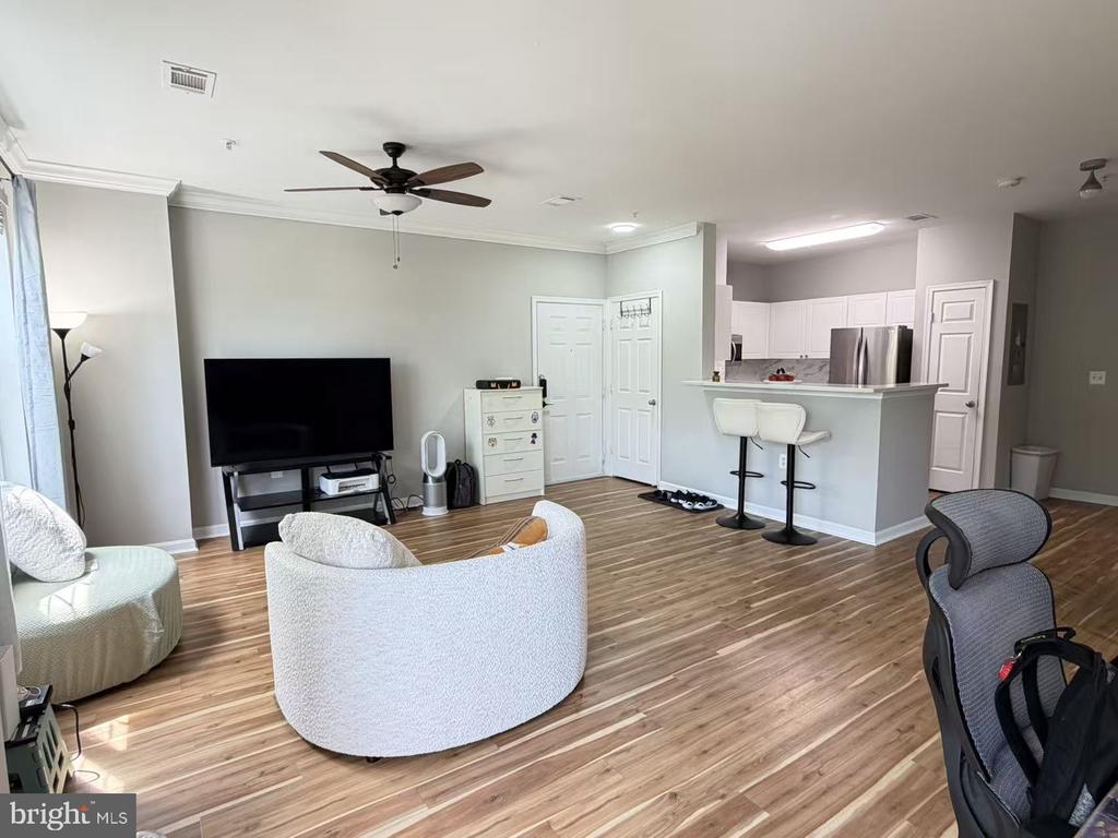 11353 ARISTOTLE DRIVE Unit: 8-305