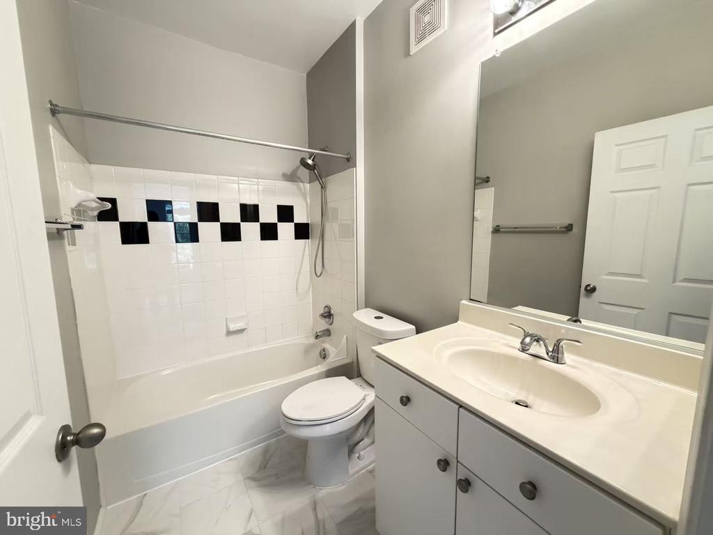 11353 ARISTOTLE DRIVE Unit: 8-305