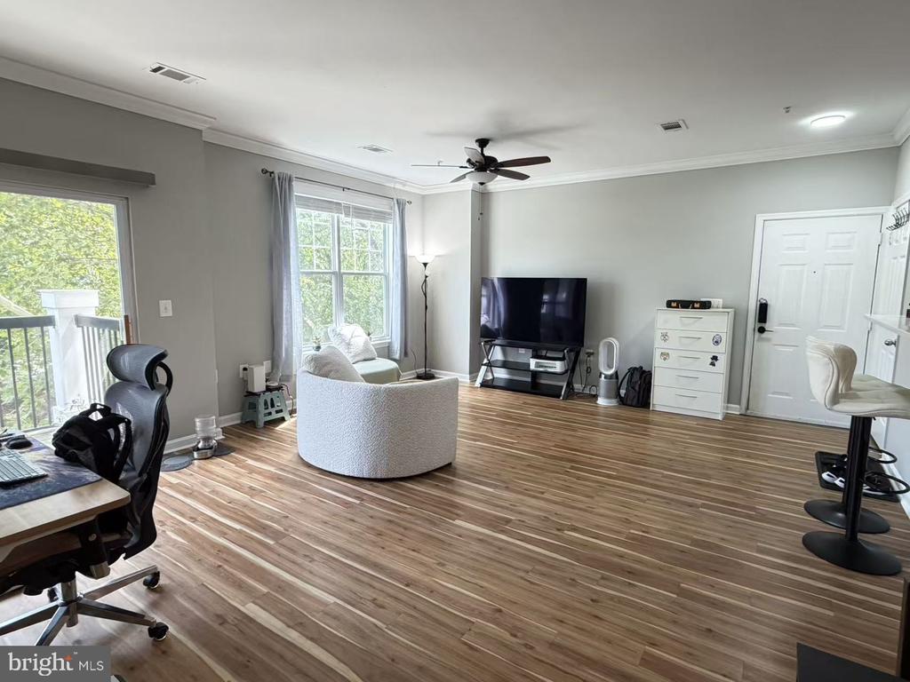 11353 ARISTOTLE DRIVE Unit: 8-305