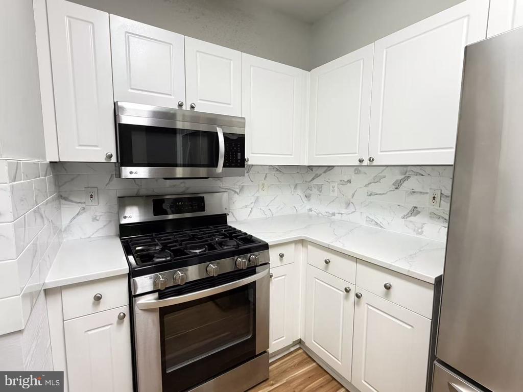 11353 ARISTOTLE DRIVE Unit: 8-305