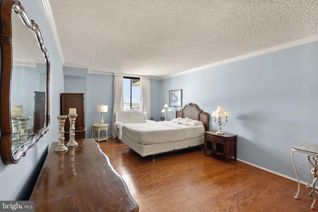 1800 OLD ROAD Unit: 1021