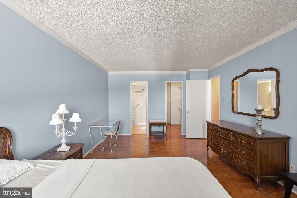 1800 OLD ROAD Unit: 1021