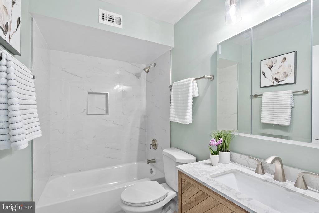 8530 BARRINGTON COURT Unit: 938